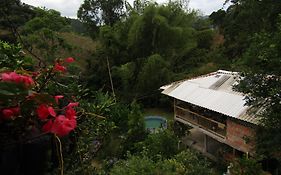 Alojamiento rural pájaros y flores